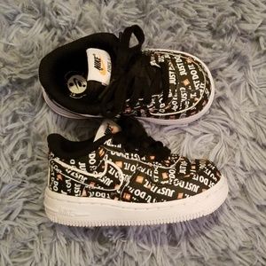 Toddler Nike sneakers